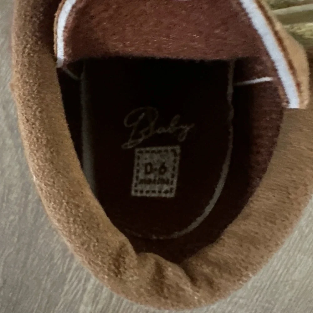 Boutique baby moccasins 0-6 months WELL MADE